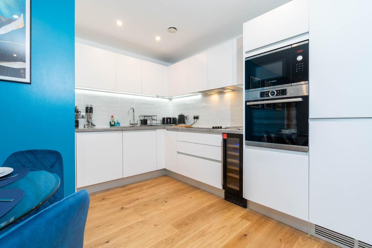 Maevela Apartments - Luxury Broad St Apartment - 2 Bed, 2 Bath - City Centre/Cube/Mailbox - With Underground Parking ✓- L Shape Sofa, Large 50 Inch Smart Tv With Free Netflix & Wifi Birmingham Extérieur photo